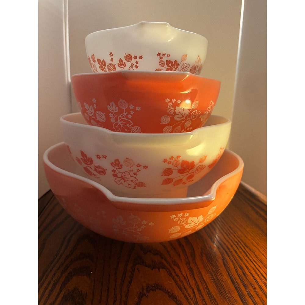 Vintage Set 4 PYREX Gooseberry Cinderella Nesting Mixing Bowls Pink